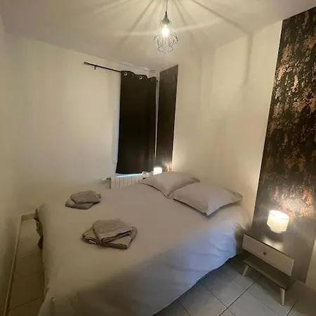 Holiday home Maison Bord De Chez Juju *